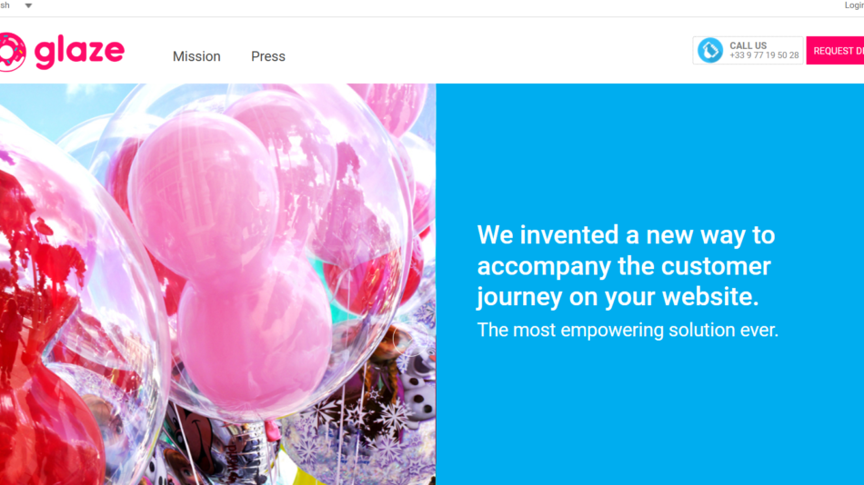 28 - Hero banner with colorful balloons on the left and a blue text panel on the right presenting the customer-journey message.